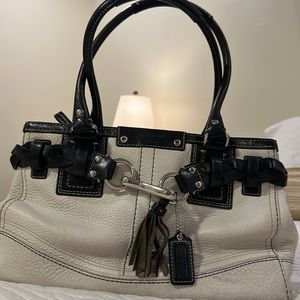 Coach ‘Hampton’ pebbled leather off-white bag with black pipping and braiding